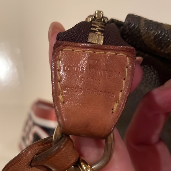 BROWN LOUIS VUITTON MONOGRAM POCHETTE ACCESSOIRES SHOULDER BAG - Picture 7 of 10